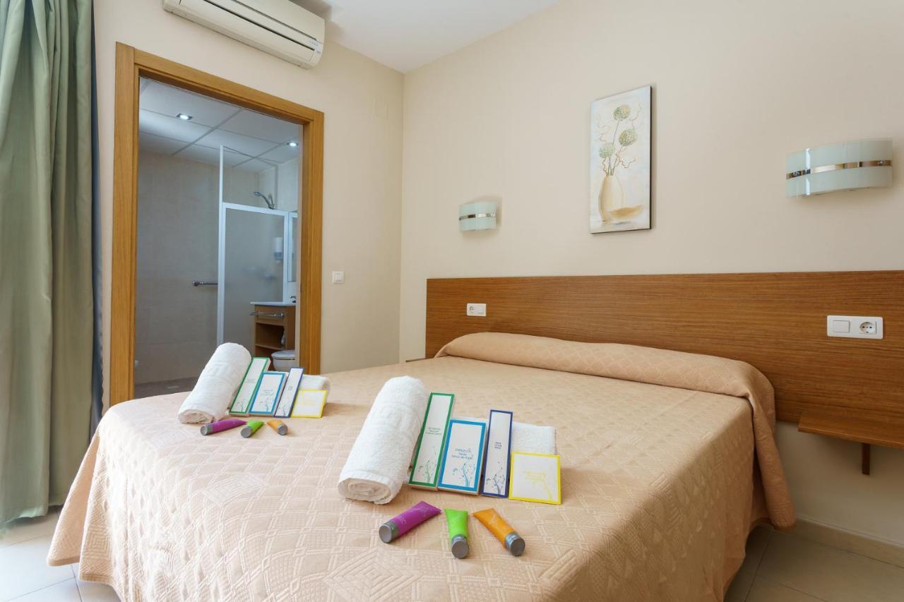 Hostal Costabella Powered By Faro Homes Fuengirola Kültér fotó
