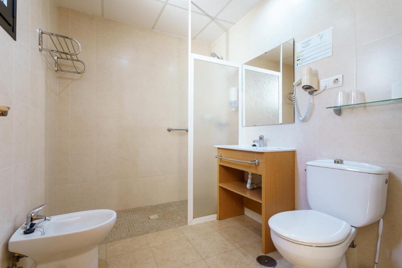 Hostal Costabella Powered By Faro Homes Fuengirola Kültér fotó