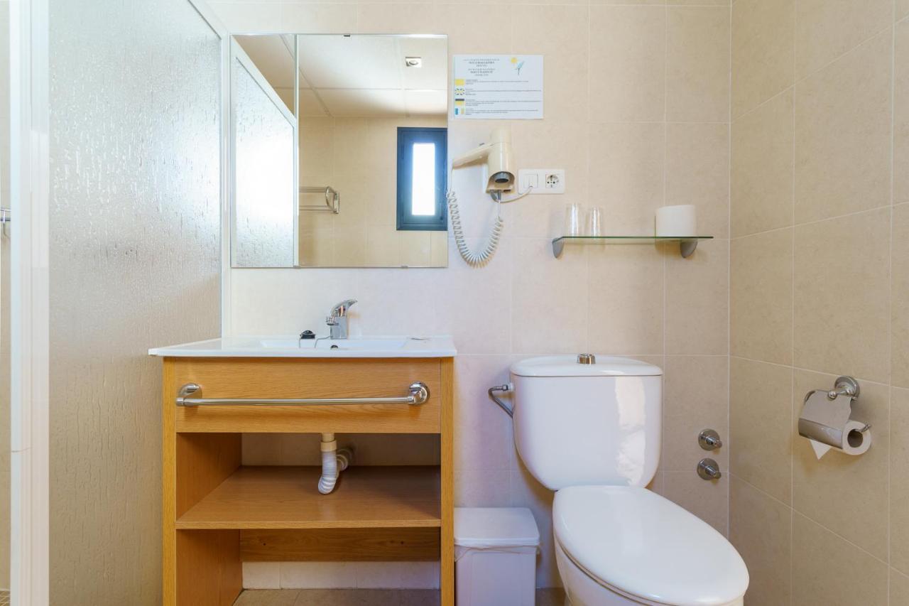 Hostal Costabella Powered By Faro Homes Fuengirola Kültér fotó