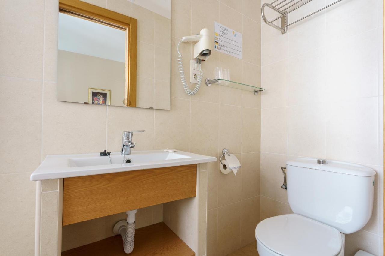 Hostal Costabella Powered By Faro Homes Fuengirola Kültér fotó
