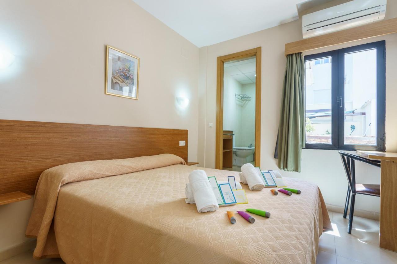 Hostal Costabella Powered By Faro Homes Fuengirola Kültér fotó