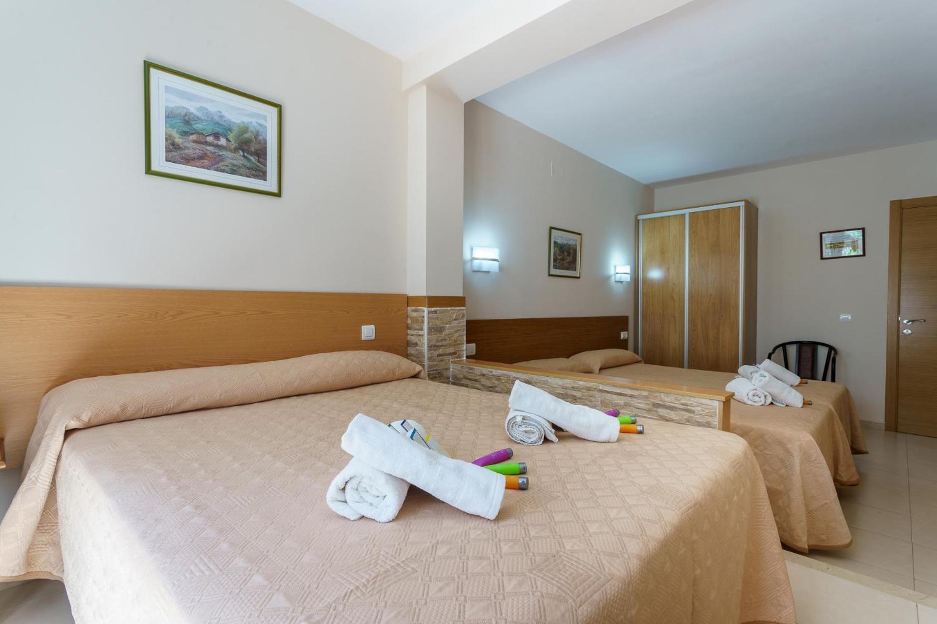Hostal Costabella Powered By Faro Homes Fuengirola Szoba fotó